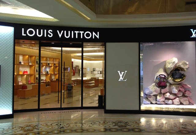 Cửa hàng Louis Vuitton TPHCM tái khai trương  Harpers Bazaar