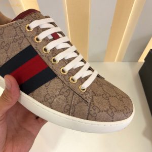 Các chi tiết nhỏ trên giày sneaker Gucci