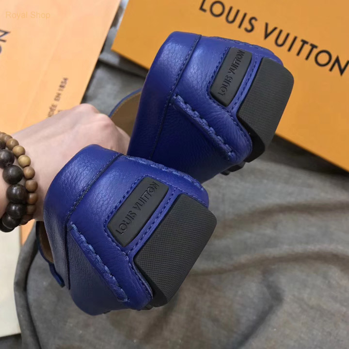 Phần gót giày với dòng chữ Louis Vuitton được dập chìm