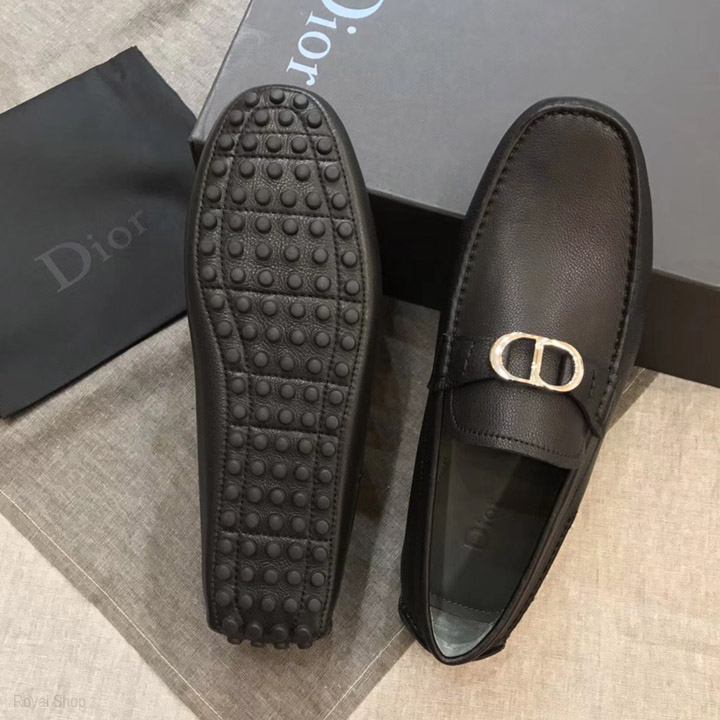 Đế giày Dior dạng đinh