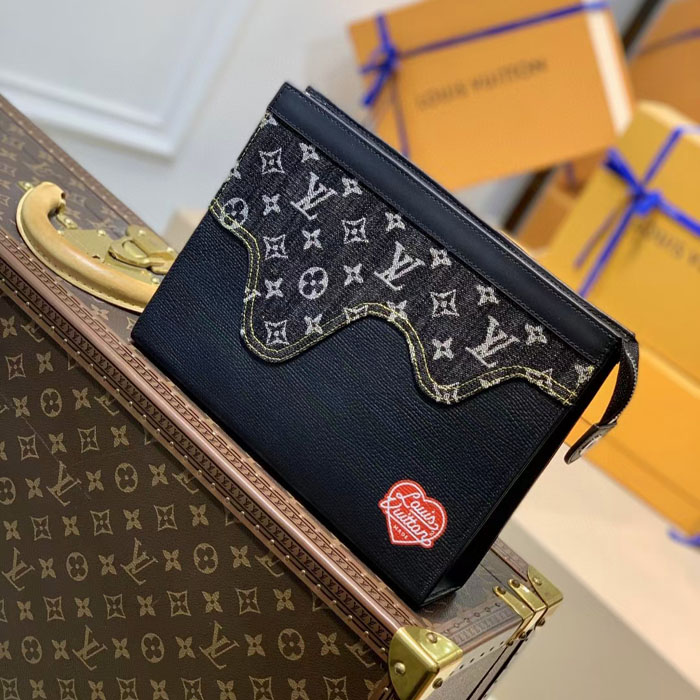 Túi xách Louis Vuitton bản Pochette Voyage MM cá tính