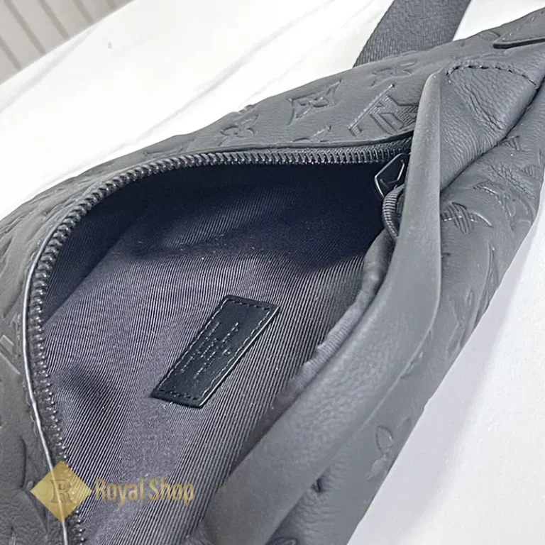 Bên trong Túi LV đeo chéo nam Bumbag M46036