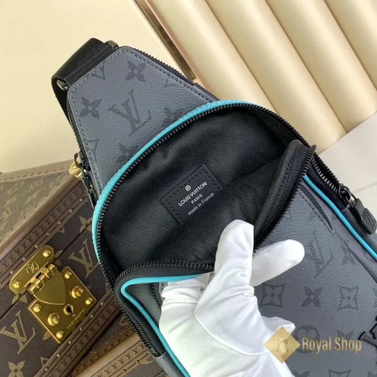 Bên trong Túi nam LV Slingbag M11703