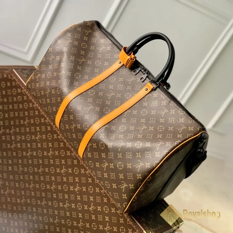 Mặt sau Túi xách LV du lịch Keepall M46703