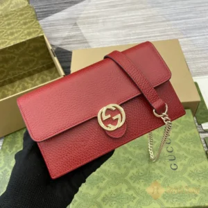 Trên tay Túi đeo chéo Gucci nữ Interlocking Woc R-510314