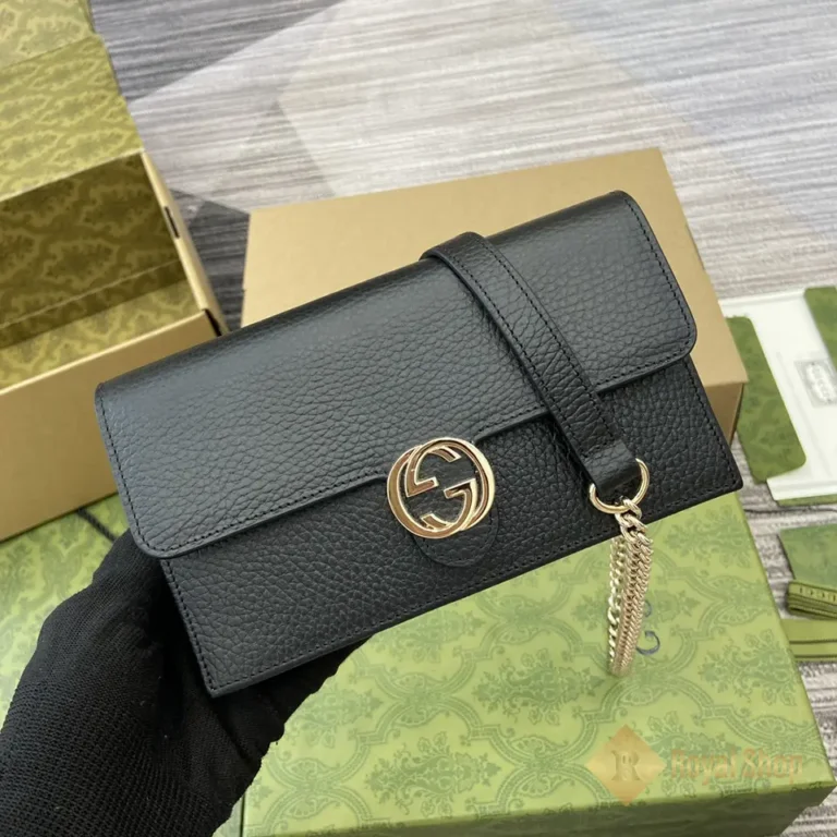 Trên tay Túi đeo chéo nữ Gucci Interlocking Woc B-510314