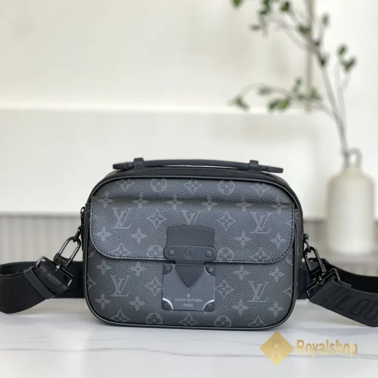 Túi nam LV Messenger M45806