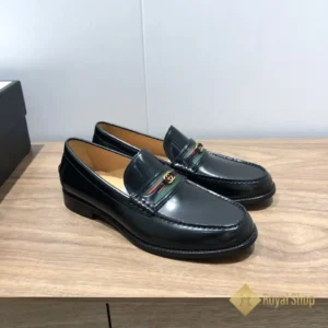 Góc nghiêng Giày lười Gucci nam loafer with Interlocking JGC08137