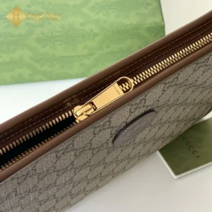 Khoá kéo Túi Clutch Gucci nam Interlocking 672956 màu be