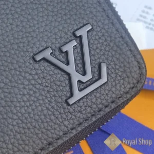 Logo nổi bên ngoài Ví dài nam LV Zippy M81743