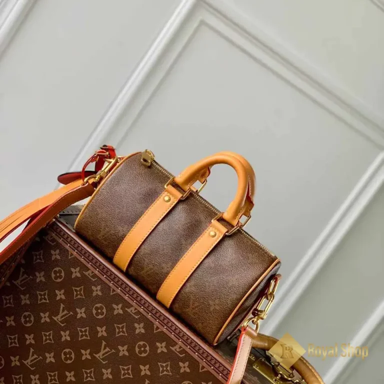 Mặt sau Túi xách LV nam Keepall M11542