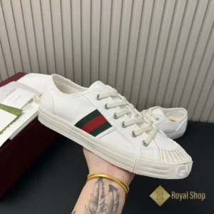 Trên tay Giày Gucci nam buộc dây sneaker W-786382