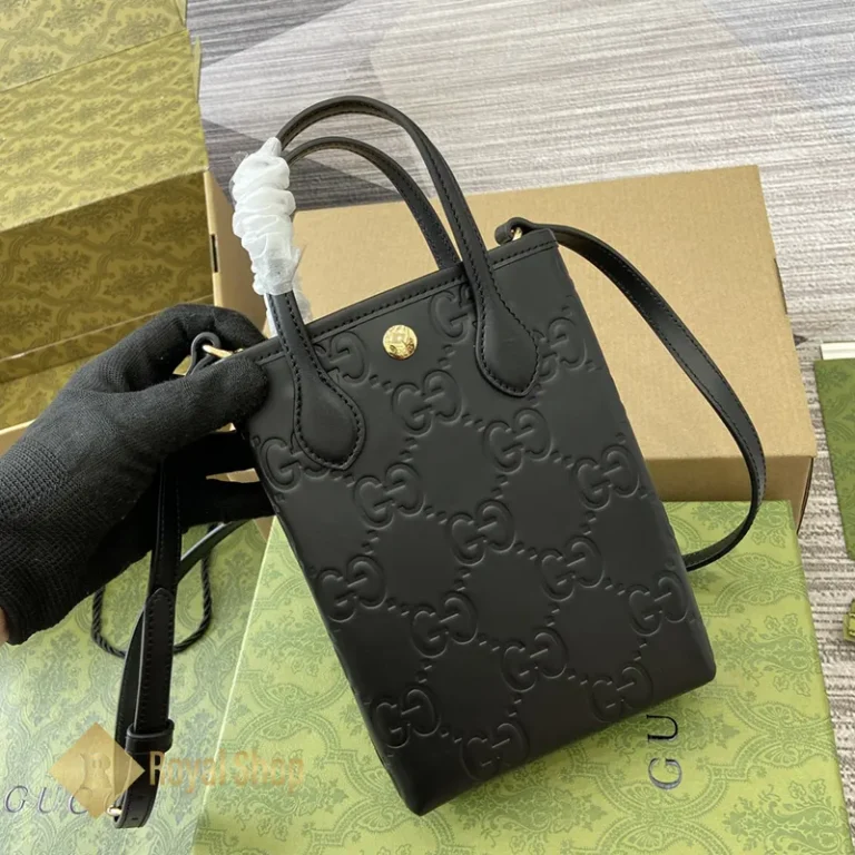 Túi nữ Gucci màu đen GG super mini 790133