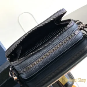 Bên trong Túi nam Dior đeo chéo Zipped Pouch màu đen DR22412-2