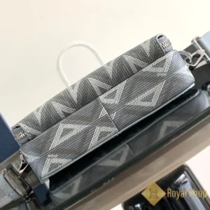 Đáy Túi nam Dior đeo chéo Zipped Pouch 2ESBC119