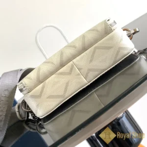 Đáy Túi nam Dior đeo chéo Zipped Pouch màu trắng 2ESBC119