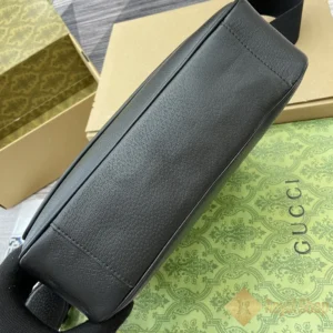 Đáy Túi nam Gucci Medium GG Crossbody Màu đen GC795459