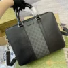 Góc nghiêng Cặp Gucci nam công sở Medium GG Briefcase màu đen GC795461