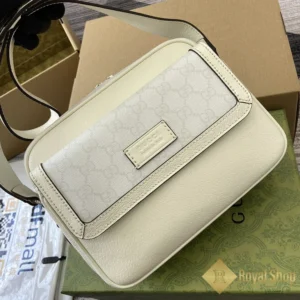 Góc nghiêng Túi nam Gucci Small GG Crossbody màu trắng GC795464