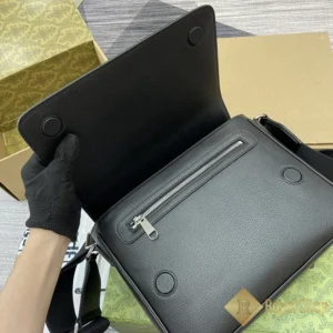 Ngăn khoá kéo bên trong Túi nam Gucci Medium GG Crossbody Màu đen GC795459