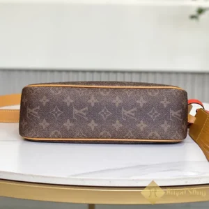 Phần đáy Túi LV nam Pochette Accessoire XL M11623