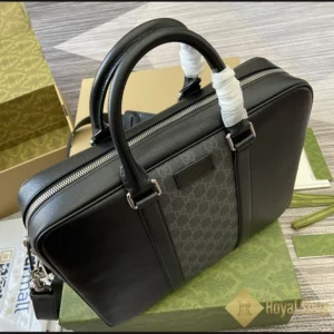 Tay cầm Cặp Gucci nam công sở Medium GG Briefcase màu đen GC795461