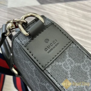 Thông tin được dập chìm trên da Túi xách nam Gucci GG tote màu xám GC794918