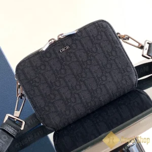 Túi Dior nam đeo chéo Zipped Pouch màu đen 2OBBC119