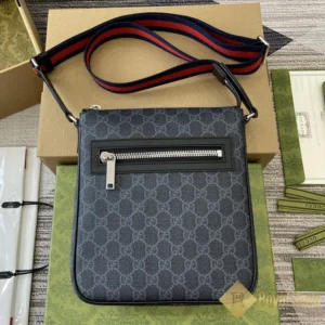 Túi Gucci nam GG Supreme Messenger màu xám GC792082