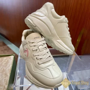 Form Giày Gucci nam nữ Rhyton sneaker logo hồng 757857 TV