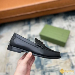 Giay-nam-Gucci-de-cao-loafer-mau-den-GC101103TV-dep-1-1.webp