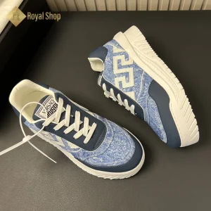 Góc nghiêng Giày Versace nam sneaker buộc dây Greca Odissea VC100301D