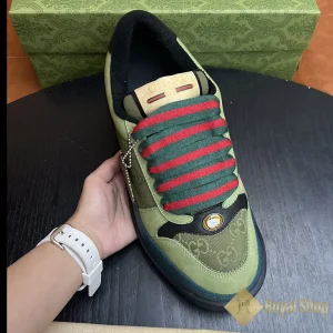 Trên tay Giày Gucci nam sneaker Screener màu xanh lá 7F1838TV