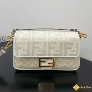 Túi Fendi nữ Baguette màu trắng 56899B89