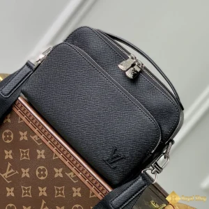 Túi nam LV Avenue Messenger taiga màu đen M11657 chính hãng