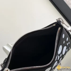 Túi nữ LV Easy Pouch On Strap M81908 like auth