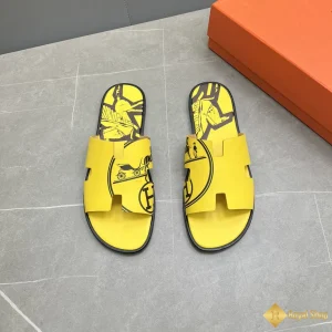 cận cảnh Dép Hermes nam Izmir sandal màu vàng HM111521TV