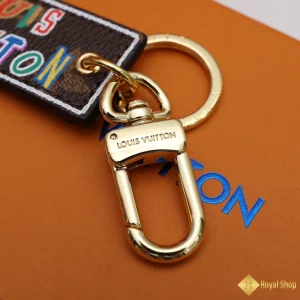 cận cảnh Móc khoá LVxNBA Monogram Letters Tab MP3019