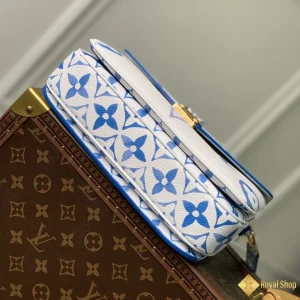 cận cảnh Túi LV nữ Pochette Metis màu xanh M23055