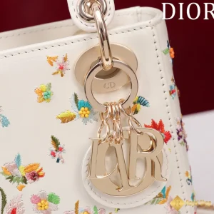 cận cảnh Túi xách Dior nữ Lady hoạ tiết hoa lá M050587