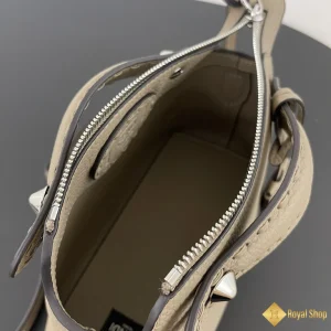 cận cảnh Túi xách Fendi nữ By The Way Selleria Medium xám 8BL155