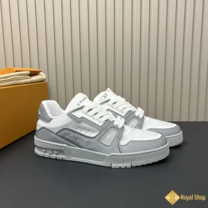 chi tiết Giày sneaker nam LV Trainer Gaston màu xám LV37