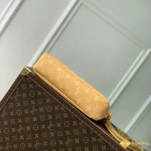 shop bán Túi LV clucht nam cầm tay Pochette Voyage Souple vàng M12665