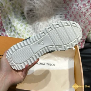 Giày LV nam sneaker Run Away CKL41267 mới