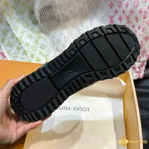 Giày LV nam sneaker Run Away CKL41269 được làm thủ công