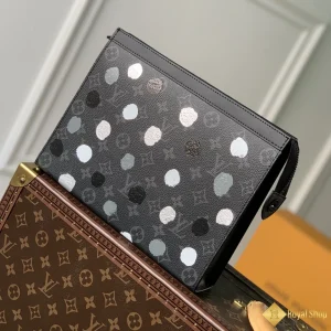 Túi Clutch nam LVxYK Pochette Voyage M81934