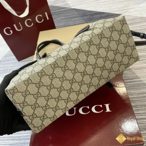 Túi Gucci nữ GG Emblem small tote viền đen 815214 được làm thủ công