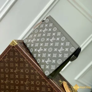 Túi clucht LV nam Pochette Voyage xám M61692 giá rẻ