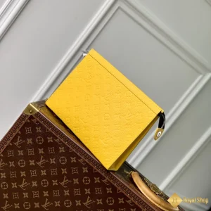 Túi clutch LV cầm tay nam Pochette Voyage MM vàng M61692 giá rẻ