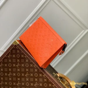 Túi clutch LV nam Pochette Voyage MM cam M61692 giá rẻ